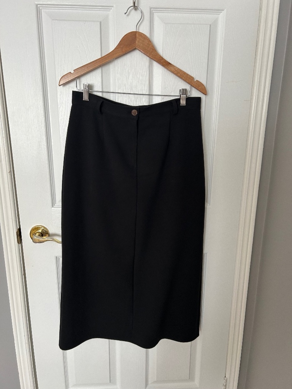 OAK + FORT Black A-Line Midi Skirt – Classic Minimalist Wardrobe Staple (Size L)